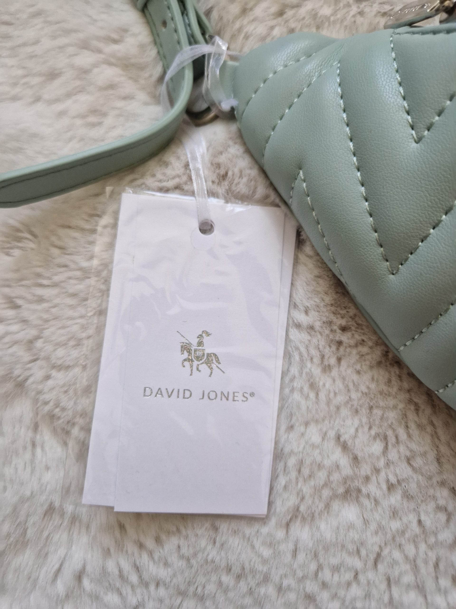 David Jones steppelt övtáska – divatos crossbody táska több színben - Image 11