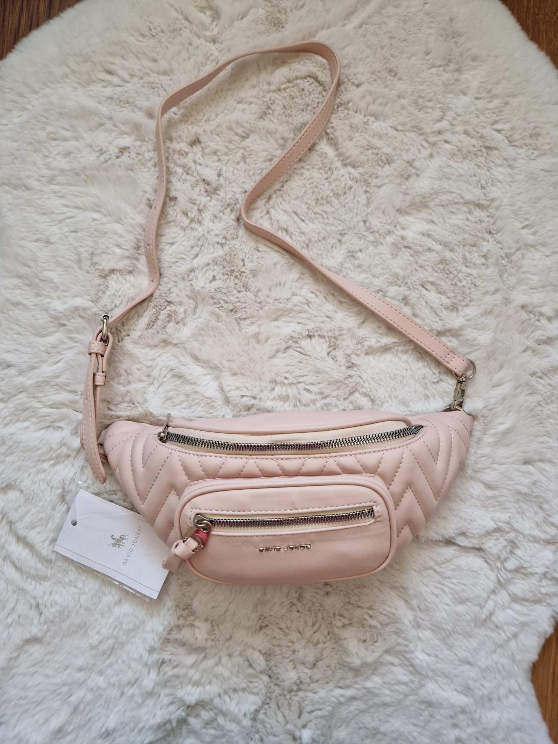 David Jones steppelt övtáska – divatos crossbody táska több színben - Image 2