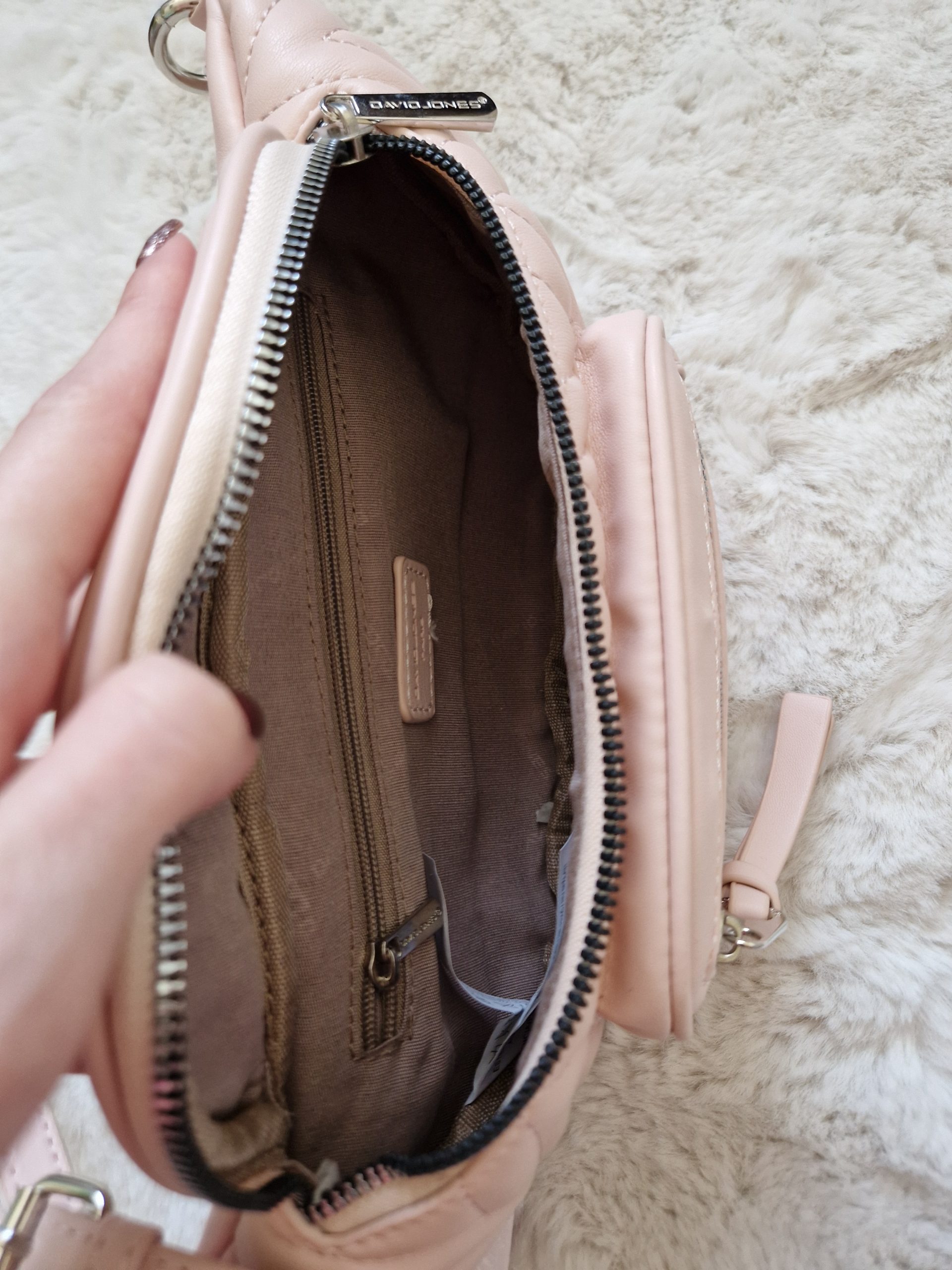 David Jones steppelt övtáska – divatos crossbody táska több színben - Image 4