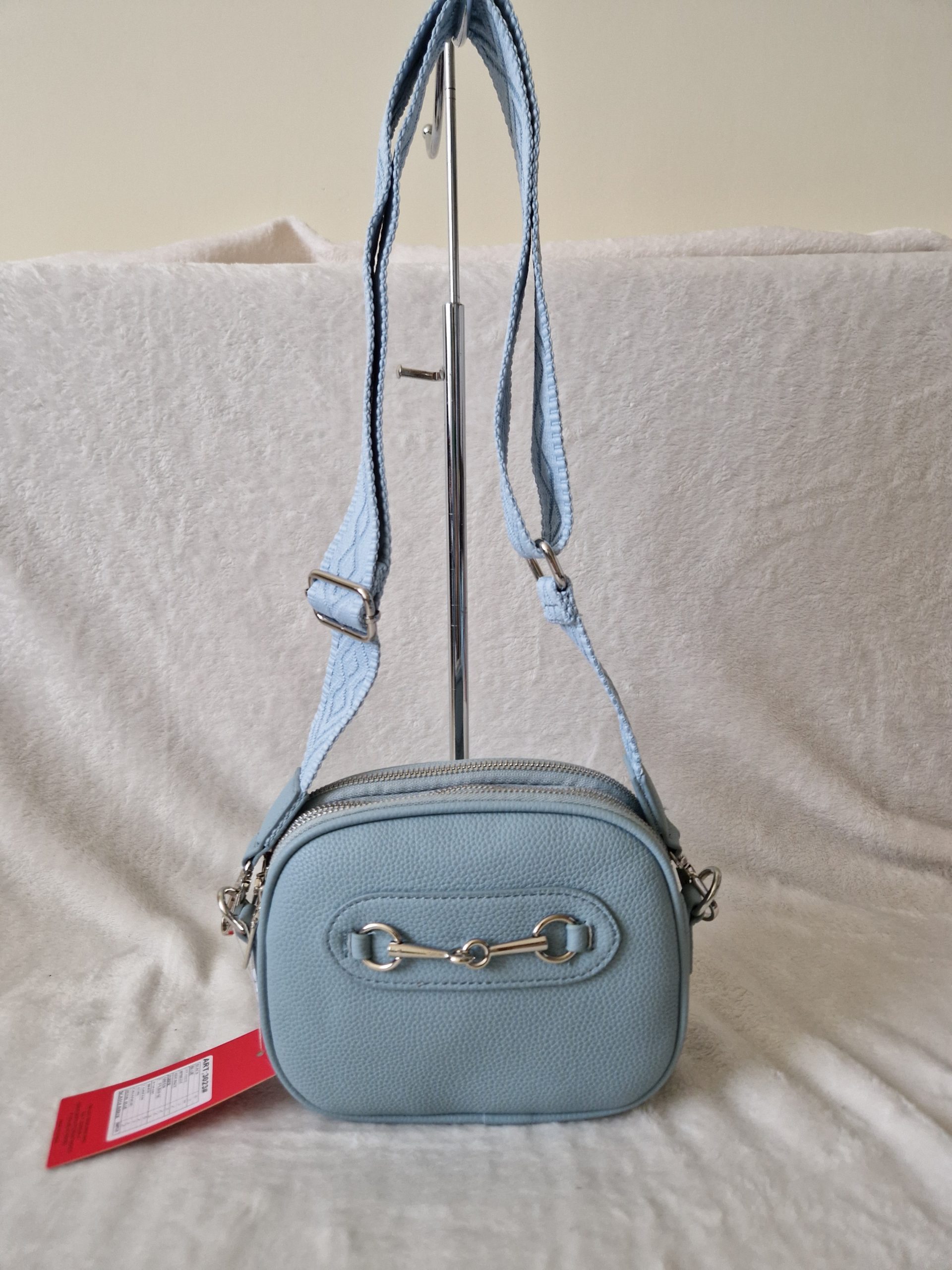 Kompakt női crossbody táska széles pánttal – elegáns mini válltáska több színben - Image 2