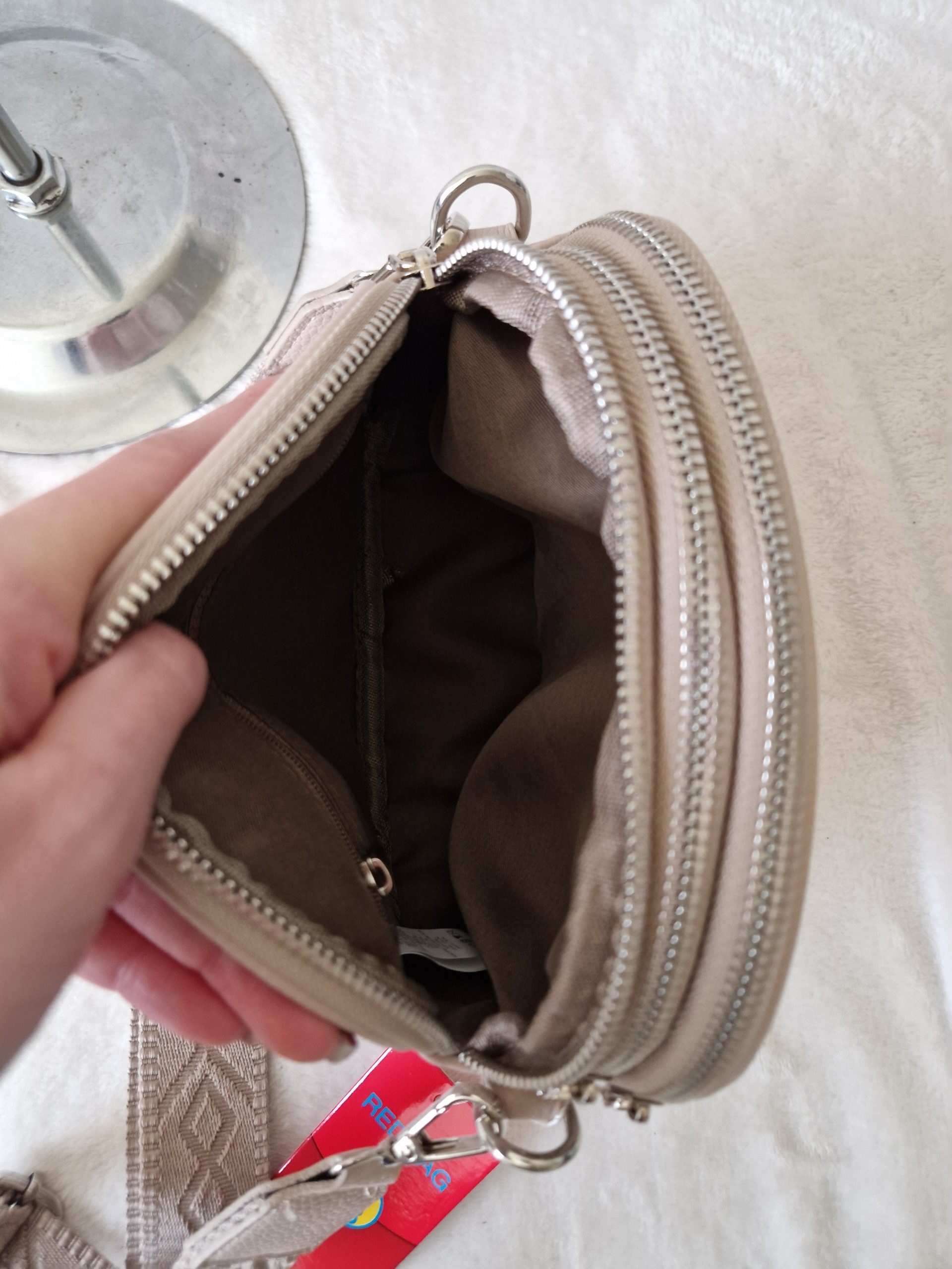 Kompakt női crossbody táska széles pánttal – elegáns mini válltáska több színben - Image 6