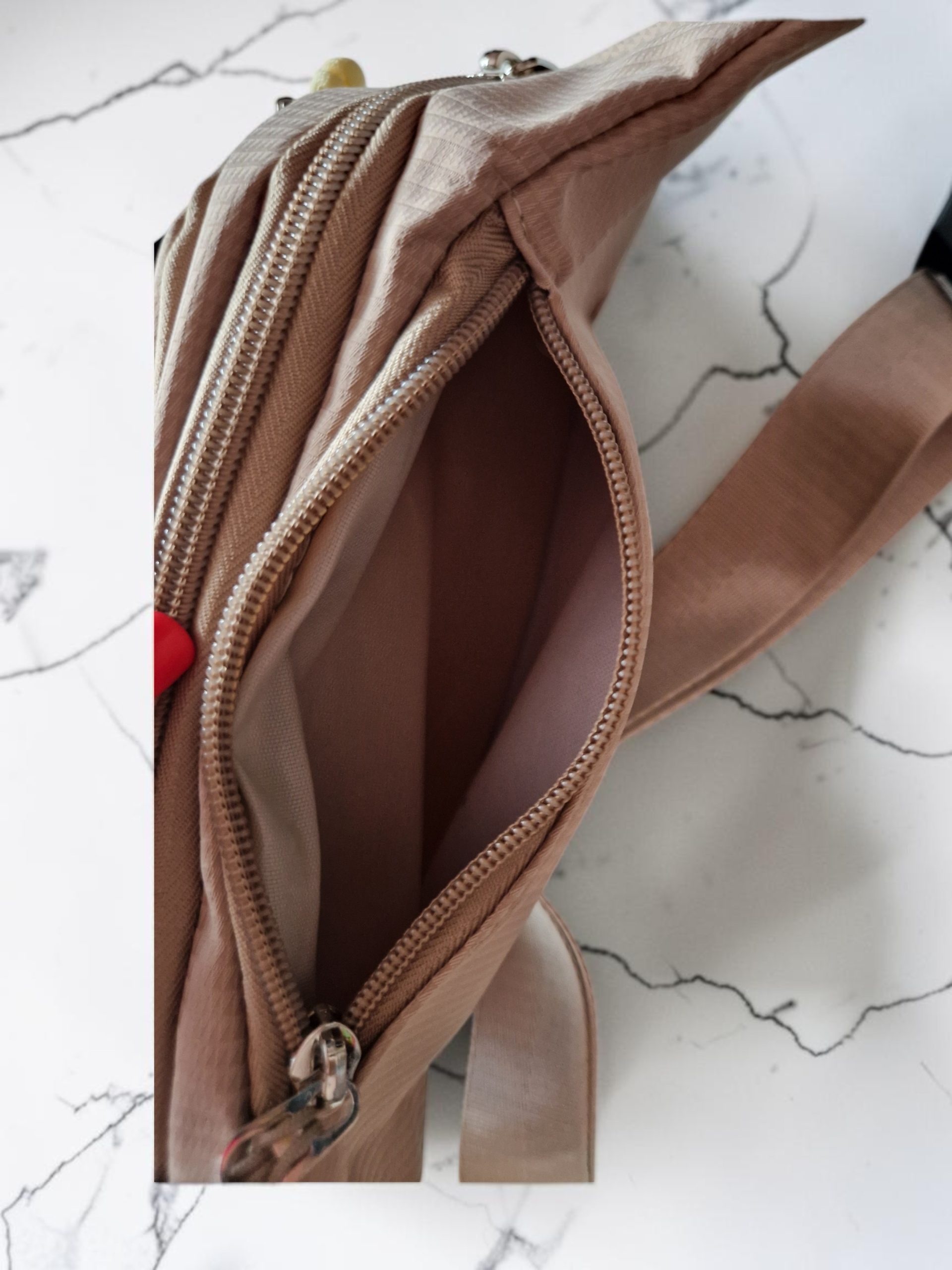 Női övtáska több rekesszel – sportos crossbody táska állítható pánttal, több színben - Image 8