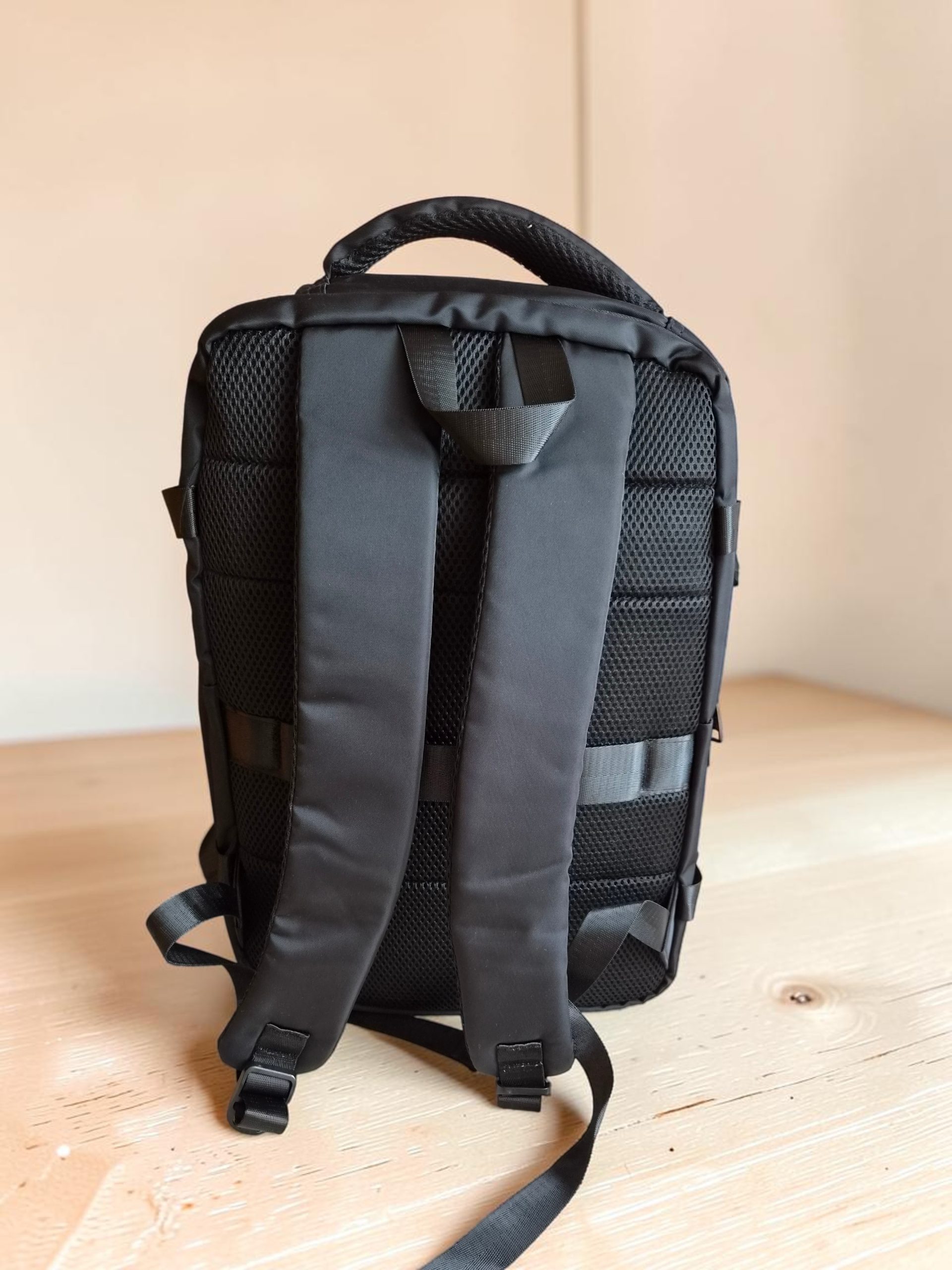 OR&MI laptoptartós kézipoggyász hátizsák 40×30×20 cm – fedélzeti utazóhátizsák - Image 4